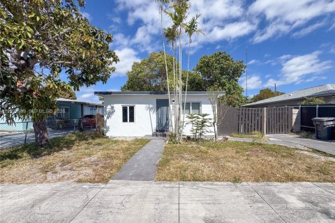 House in West Park, Florida 4 bedrooms № 2033199