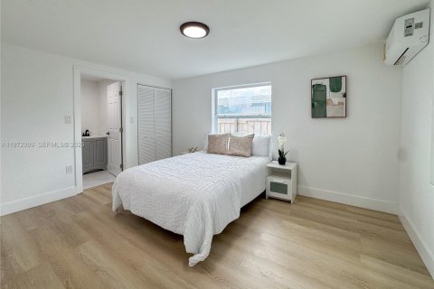 House in West Park, Florida 4 bedrooms № 2033199 - photo 13