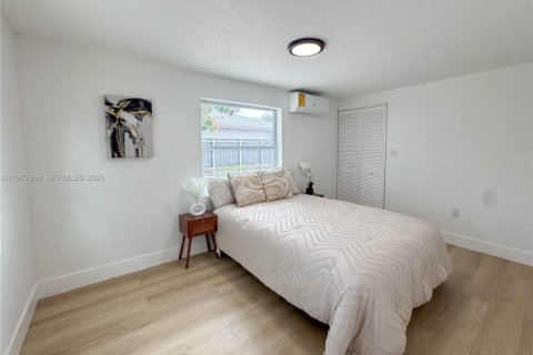 House in West Park, Florida 4 bedrooms № 2033199 - photo 10