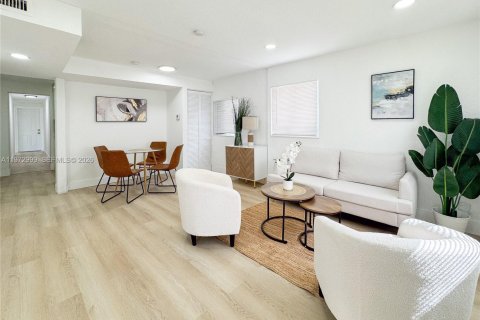 House in West Park, Florida 4 bedrooms № 2033199 - photo 3