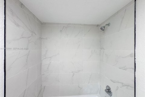 House in West Park, Florida 4 bedrooms № 2033199 - photo 12