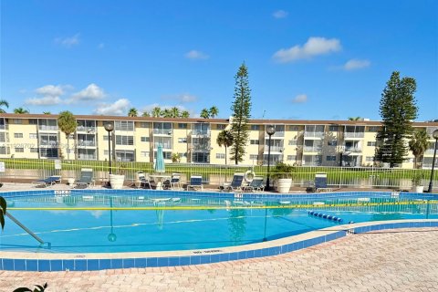 Condo in Aventura, Florida, 1 bedroom № 1987835 - photo 4