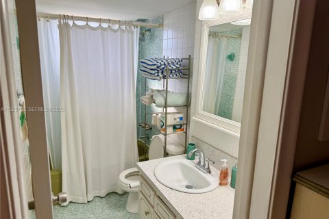 Condo in Aventura, Florida, 1 bedroom № 1987835 - photo 16
