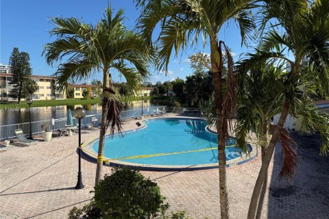 Condo in Aventura, Florida, 1 bedroom № 1987835 - photo 5