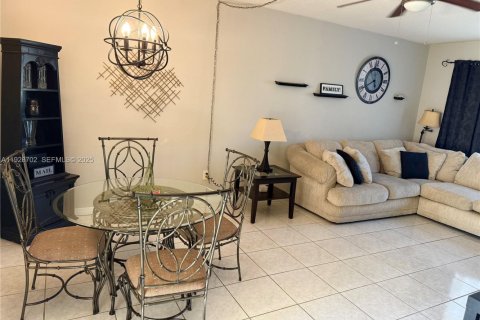 Condo in Aventura, Florida, 1 bedroom № 1987835 - photo 10