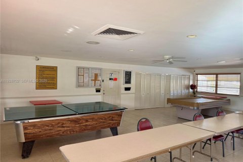 Condo in Aventura, Florida, 1 bedroom № 1987835 - photo 8
