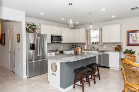 House in Winter Haven, Florida 4 bedrooms, 173.26 sq.m. № 1782483 - photo 5