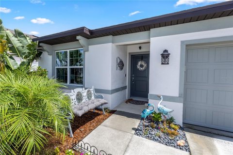 House in Winter Haven, Florida 4 bedrooms, 173.26 sq.m. № 1782483 - photo 3