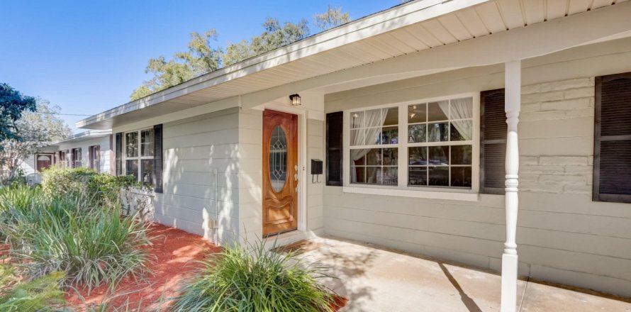 House in LAKESHORE in Winter Garden, Florida 4 bedrooms, 227.24 sq.m. № 820733