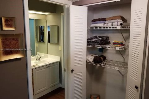 Купить кондоминиум в Тампа, Флорида 1 спальня, 74.32м2, № 1958282 - фото 11