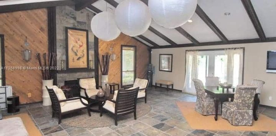 Кондоминиум с 1 спальней в Тампа, Флорида № 1958282