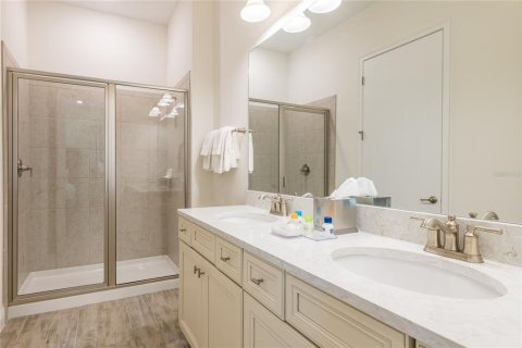 Casa en venta en Kissimmee, Florida, 2 dormitorios, 121.24 m2 № 2384244 - foto 11
