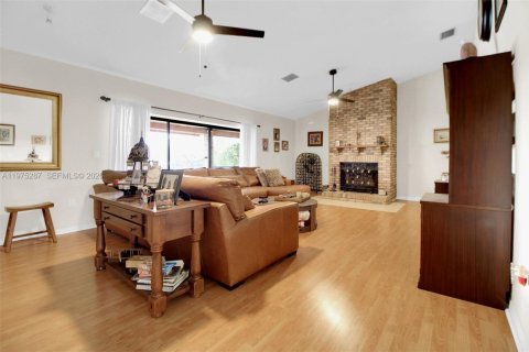 Casa en venta en Homestead, Florida, 4 dormitorios, 289.2 m2 № 2038535 - foto 24