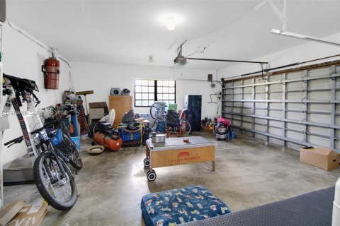 Casa en venta en Homestead, Florida, 4 dormitorios, 289.2 m2 № 2038535 - foto 25