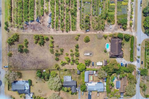 Casa en venta en Homestead, Florida, 4 dormitorios, 289.2 m2 № 2038535 - foto 5