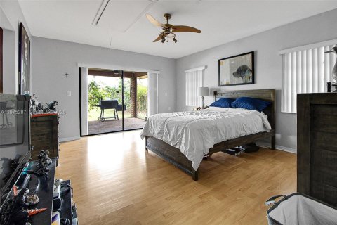Casa en venta en Homestead, Florida, 4 dormitorios, 289.2 m2 № 2038535 - foto 18
