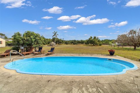 Casa en venta en Homestead, Florida, 4 dormitorios, 289.2 m2 № 2038535 - foto 9