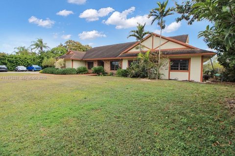 Casa en venta en Homestead, Florida, 4 dormitorios, 289.2 m2 № 2038535 - foto 3