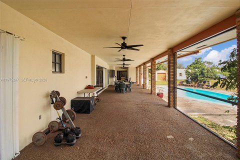 Casa en venta en Homestead, Florida, 4 dormitorios, 289.2 m2 № 2038535 - foto 11