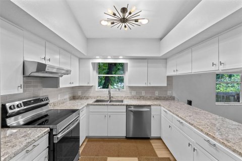 House in Kissimmee, Florida 4 bedrooms, 219.81 sq.m. № 2349158 - photo 5