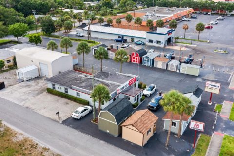 Propiedad comercial en venta en St. Lucie, Florida № 1979462 - foto 10