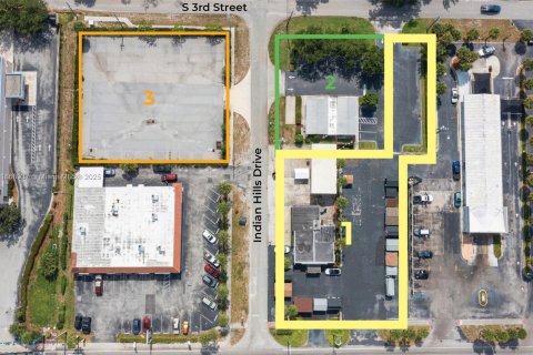 Propiedad comercial en venta en St. Lucie, Florida № 1979462 - foto 9