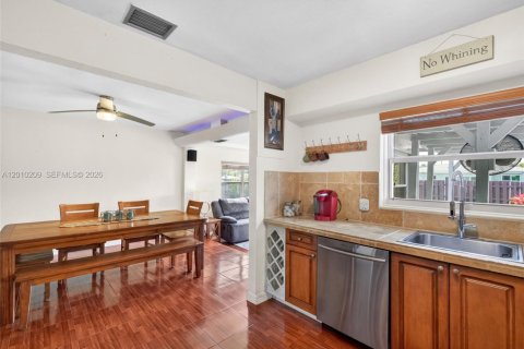 Купить виллу или дом в Дания-Бич, Флорида 2 спальни, 119.57м2, № 2073145 - фото 9