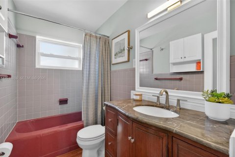 Купить виллу или дом в Дания-Бич, Флорида 2 спальни, 119.57м2, № 2073145 - фото 22