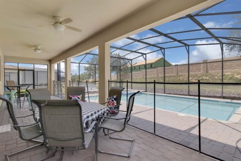 House in Davenport, Florida 8 bedrooms, 363.15 sq.m. № 1746970 - photo 22