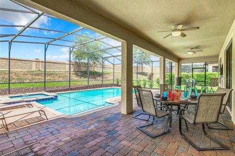 House in Davenport, Florida 8 bedrooms, 363.15 sq.m. № 1746970 - photo 23