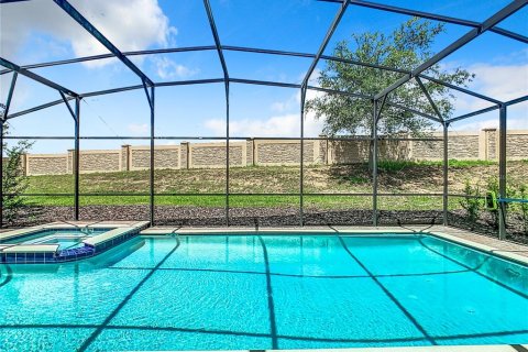 House in Davenport, Florida 8 bedrooms, 363.15 sq.m. № 1746970 - photo 2