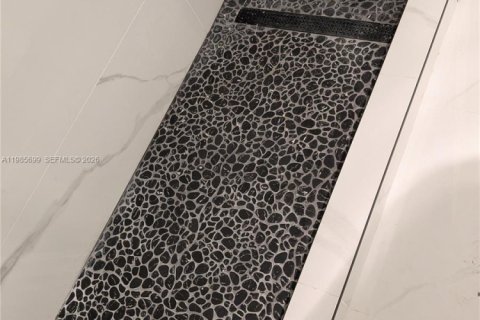 Купить кондоминиум в Майами, Флорида 6 комнат, 119.57м2, № 2085796 - фото 13