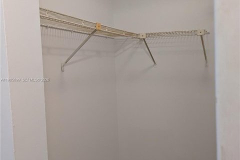 Купить кондоминиум в Майами, Флорида 6 комнат, 119.57м2, № 2085796 - фото 19