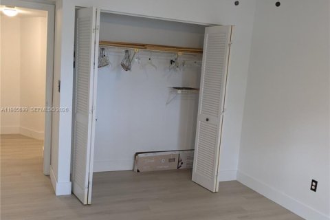 Купить кондоминиум в Майами, Флорида 6 комнат, 119.57м2, № 2085796 - фото 26