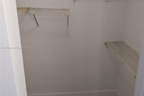 Купить кондоминиум в Майами, Флорида 6 комнат, 119.57м2, № 2085796 - фото 22