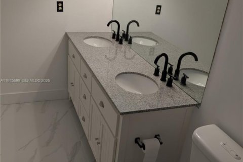 Купить кондоминиум в Майами, Флорида 6 комнат, 119.57м2, № 2085796 - фото 10