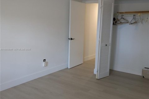 Купить кондоминиум в Майами, Флорида 6 комнат, 119.57м2, № 2085796 - фото 25