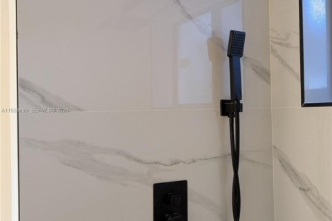 Купить кондоминиум в Майами, Флорида 6 комнат, 119.57м2, № 2085796 - фото 4