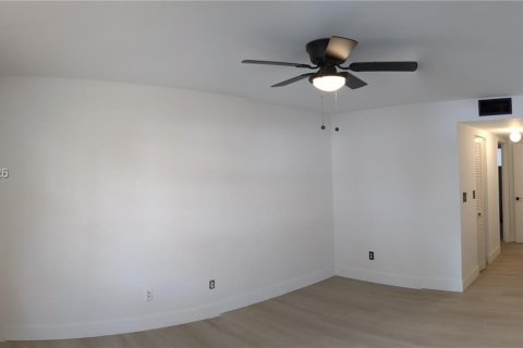 Купить кондоминиум в Майами, Флорида 6 комнат, 119.57м2, № 2085796 - фото 16