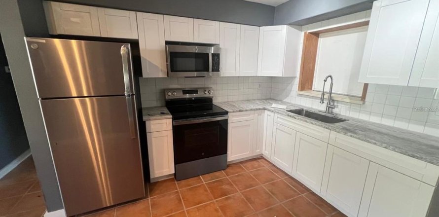 Villa ou maison à Saint Petersburg, Floride 4 chambres, 128.95 m2 № 2385723