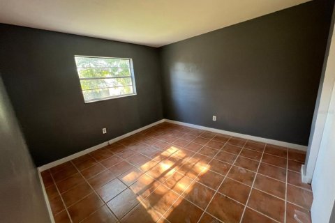 Villa ou maison à louer à Saint Petersburg, Floride: 4 chambres, 128.95 m2 № 2385723 - photo 3