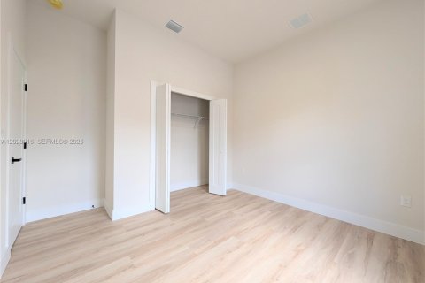 Casa en venta en North Port, Florida, 4 dormitorios, 161.74 m2 № 2087946 - foto 22