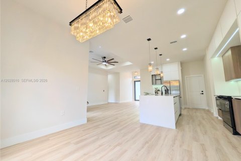 Casa en venta en North Port, Florida, 4 dormitorios, 161.74 m2 № 2087946 - foto 14