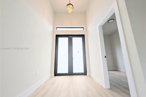 Casa en venta en North Port, Florida, 4 dormitorios, 161.74 m2 № 2087946 - foto 5