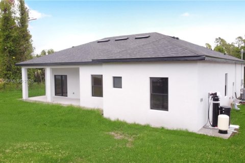Casa en venta en North Port, Florida, 4 dormitorios, 161.74 m2 № 2087946 - foto 3