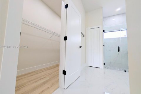 Casa en venta en North Port, Florida, 4 dormitorios, 161.74 m2 № 2087946 - foto 30