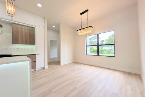 Casa en venta en North Port, Florida, 4 dormitorios, 161.74 m2 № 2087946 - foto 13