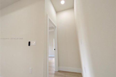 Casa en venta en North Port, Florida, 4 dormitorios, 161.74 m2 № 2087946 - foto 24