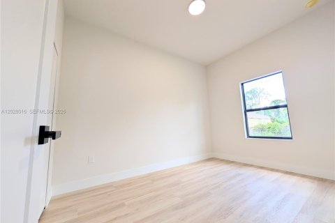 Casa en venta en North Port, Florida, 4 dormitorios, 161.74 m2 № 2087946 - foto 18