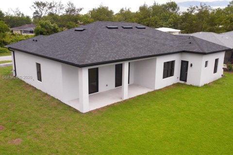 Casa en venta en North Port, Florida, 4 dormitorios, 161.74 m2 № 2087946 - foto 2